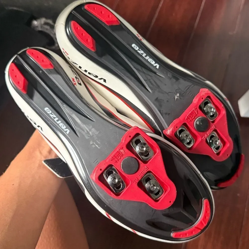 Venzo Black and White Cycling Shoes Womens 10 LIKE NEW Peloton Velcro Shoe